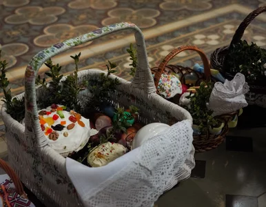 Miniatura: Popularny ksiądz o święconce. Wskazuje...