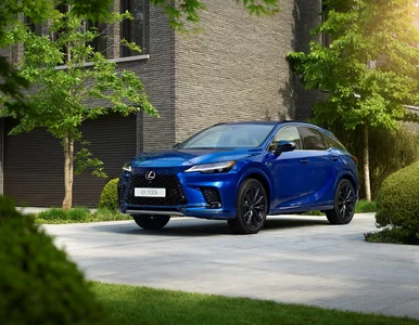 Miniatura: Przełomowy napęd 4x4 w Lexusie....