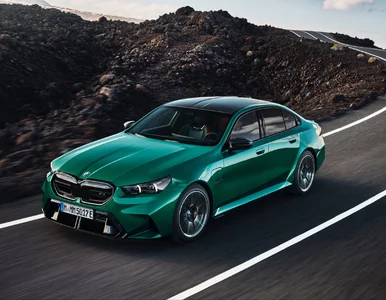 Miniatura: Nowe BMW M5. V8 plus prąd równa się 727...