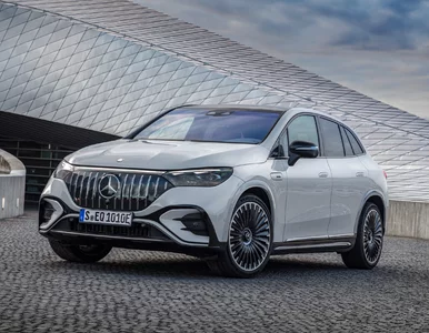 Miniatura: Najmocniejszy Mercedes-Benz EQE od AMG...
