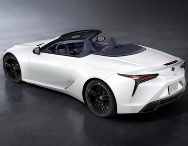 Miniatura: Wyjątkowy lakier i niemal 500 KM....