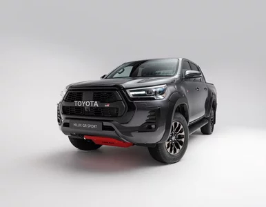 Miniatura: Toyota Hilux GR Sport w przedsprzedaży. To...