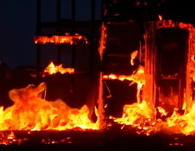 Miniatura: W środku nocy wybuchł pożar. Hotel nad...