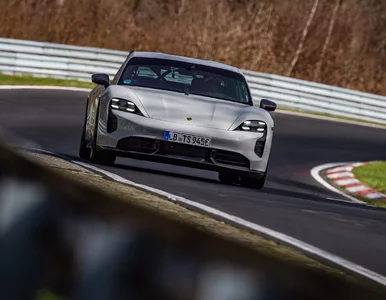 Miniatura: „Zielone Piekło” dla Porsche. Tesla Model...