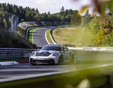 Miniatura: Porsche 911 GT3 RS pokonało Nürburgring w...