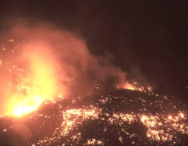 Miniatura: Spektakularna erupcja wulkanu. Ogień...