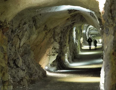 Miniatura: To największa lodowa jaskinia na świecie....