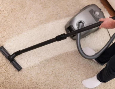 Miniatura: Posyp i odkurz – dywan pachnie jak nowy....