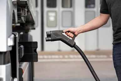 Polska zmieni się nie do poznania. Przy autostradach powstaną huby do...