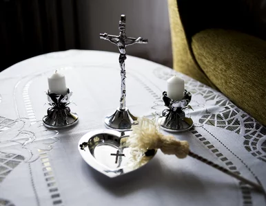 Miniatura: Rewolucja w kolędzie. Kolejna parafia z...