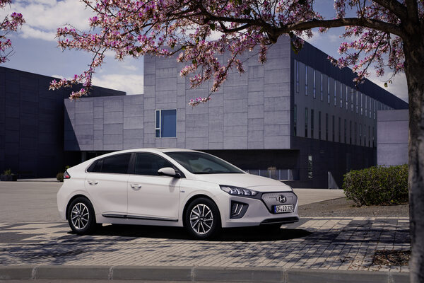 Miniatura: Nowy Hyundai Ioniq