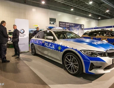 Miniatura: Radiowozy BMW za mocne? Policjanci rozbili...