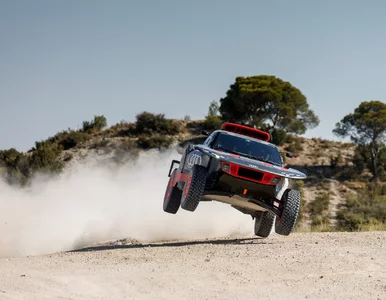 Miniatura: Audi RS Q e-tron E2: lżejsze, bardziej...