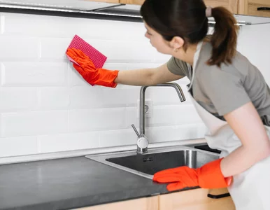 Miniatura: Zmieszaj składniki z apteczki i nanieś na...