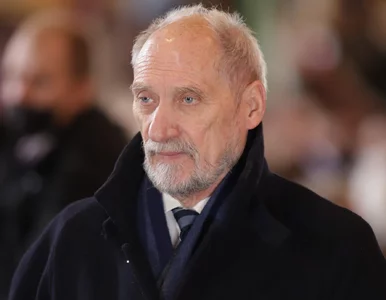 Miniatura: Macierewicz odpowiada Tuskowi: Uzależnił...