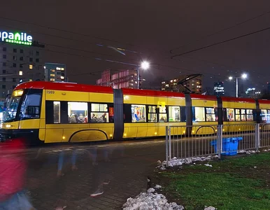 Miniatura: Warszawa. Utrudnienia dla pasażerów,...