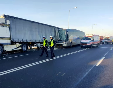 Miniatura: Wypadek autokaru na Podkarpaciu. 30 osób...