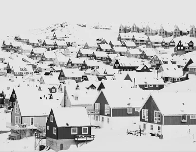 Miniatura: Wojskowy samolot wylądował. Władze Danii i...