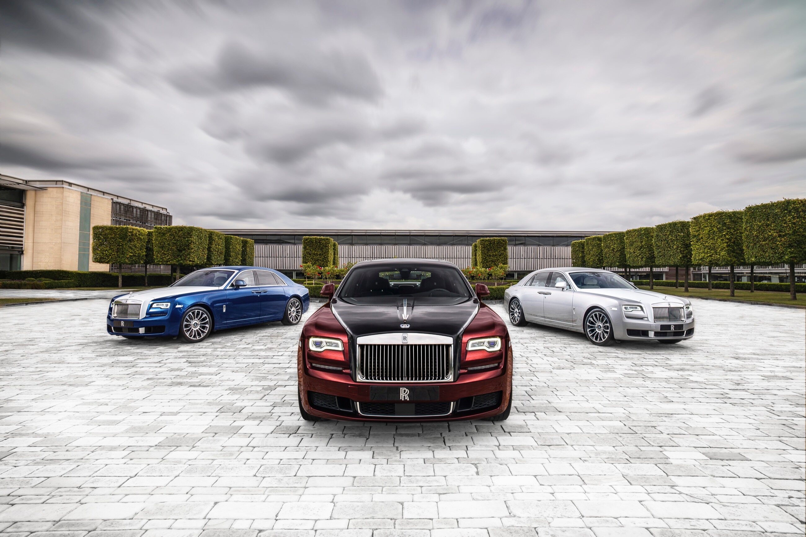 Luksusowy Rolls-Royce jest kontrolowany przez koncern: