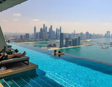 Miniatura: Widoki z wysokich pięter na bajecznych...