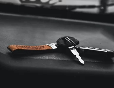 Miniatura: AUTO ASSISTANCE w LINK4: Zatrzaśnięte...