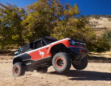 Miniatura: 400-konne, ekstremalne Bronco. Desert...