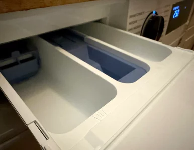 Miniatura: Twoje pranie znów jest szare? Ta mała...