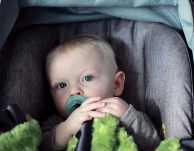 Miniatura: Matka zostawiła dzieci w rozgrzanym aucie....