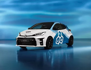 Miniatura: Uliczna rajdówka w wersji na wodór. Toyota...