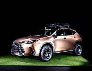 Miniatura: Terenowa hybryda od Lexusa. Bestseller NX...