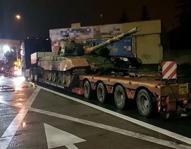 Miniatura: Ciężarówki wiozły czołgi. Mandaty wyniosą...