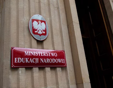 Miniatura: Kosztowna pomyłka w MEN. Te szkoły mają...