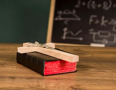 Miniatura: Incydent z krzyżem w szkole. Stanowcza...