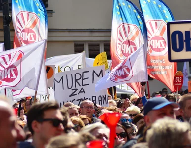 Miniatura: Burza po decyzji MEN. Nauczyciele...