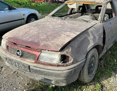 Miniatura: Na polnej drodze zrobił sobie odcinek...