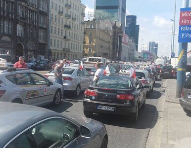 Miniatura: Protest taksówkarzy w Warszawie. 1,5 tys....
