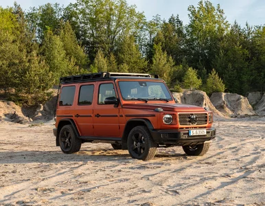 Miniatura: Bardziej terenowy Mercedes-Benz Klasy G....