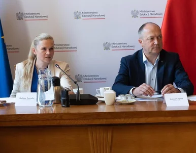 Miniatura: Tysiące nauczycieli traciło pracę. MEN...