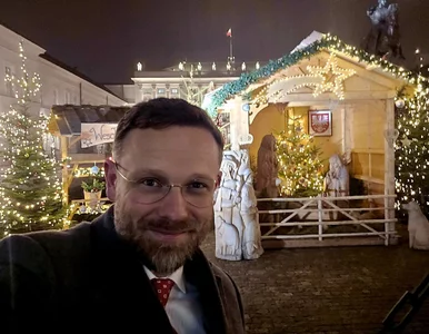 Miniatura: Zmiana przed Pałacem Prezydenckim. Ten...