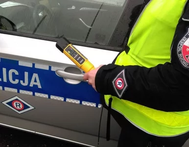 Miniatura: Kontrole trzeźwości. Czy policjant może...