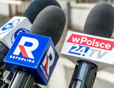 Miniatura: Policja w siedzibie wPolsce24 i przed TV...