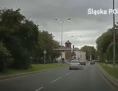 Miniatura: Dostawczak potrącił trzy nastolatki na...
