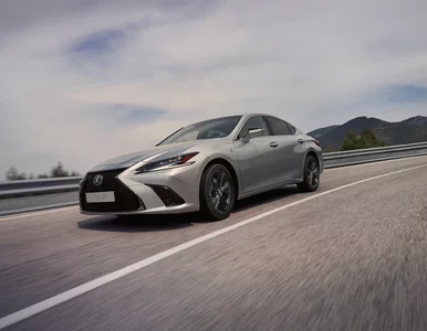 Miniatura: Odświeżony Lexus ES. Nie tylko nowe...