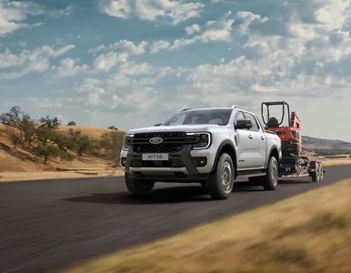 Miniatura: Ładowany z gniazdka. Nowy Ford Ranger...