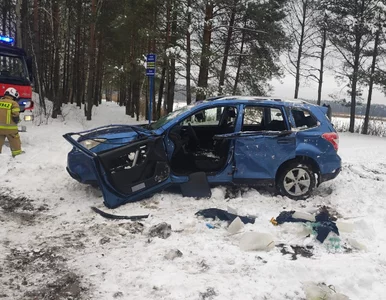 Miniatura: Subaru wpadło do zbiornika wodnego. Dwie...