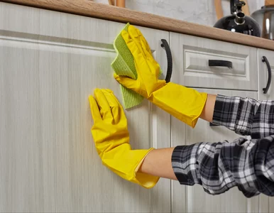 Miniatura: Jak odtłuścić szafki kuchenne w 3 prostych...