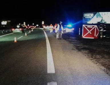 Miniatura: Kobieta wysiadła z auta po drobnej kolizji...