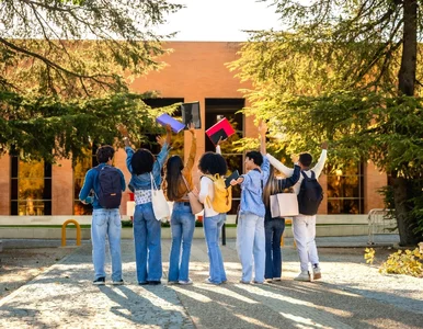 Miniatura: Stypendia dla Ukraińców w Polsce –...