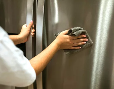 Miniatura: Wyciśnij na szmatkę i przetrzyj stal –...