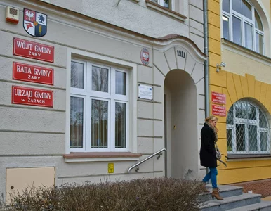 Miniatura: Rząd zmienia godziny otwarcia urzędów....